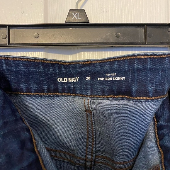 Old Navy Rockstar Skinny jeans - Picture 2 of 4